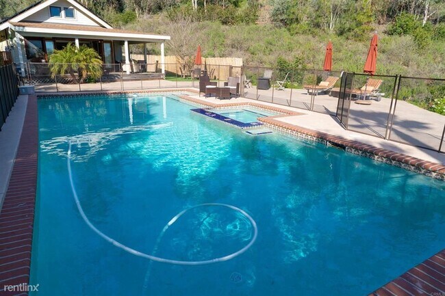 Foto del edificio - 1 br, 2 bath House - 3570 Lone Jack Rd