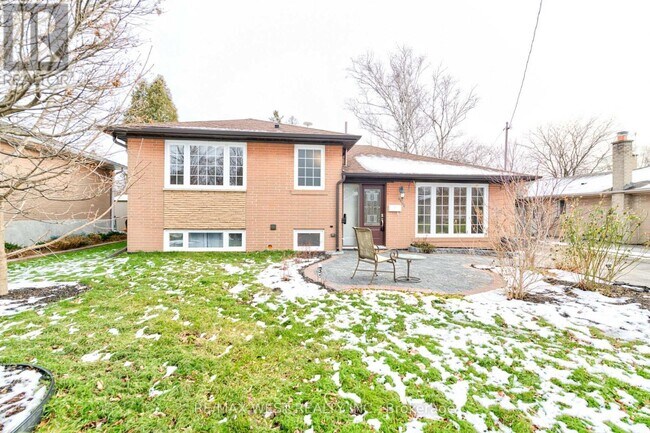 Building Photo - 1328 Pinegrove Rd