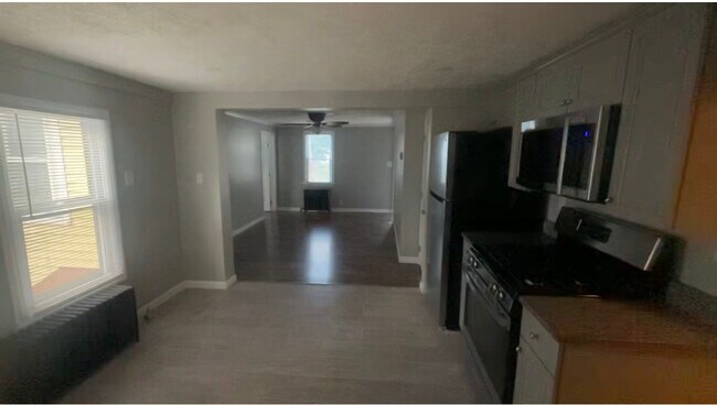 Building Photo - 106 Jackson St