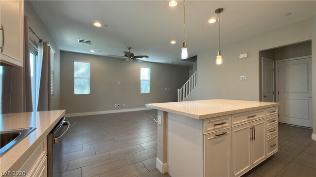 Foto del edificio - 335 Cadence Vista Dr