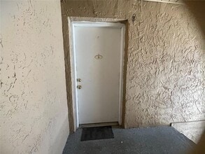 Building Photo - 9909 Sweepstakes Ln