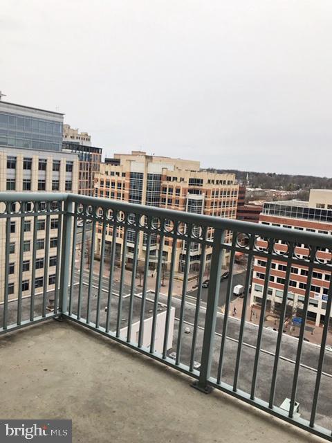 Foto del edificio - 851 N Glebe Rd