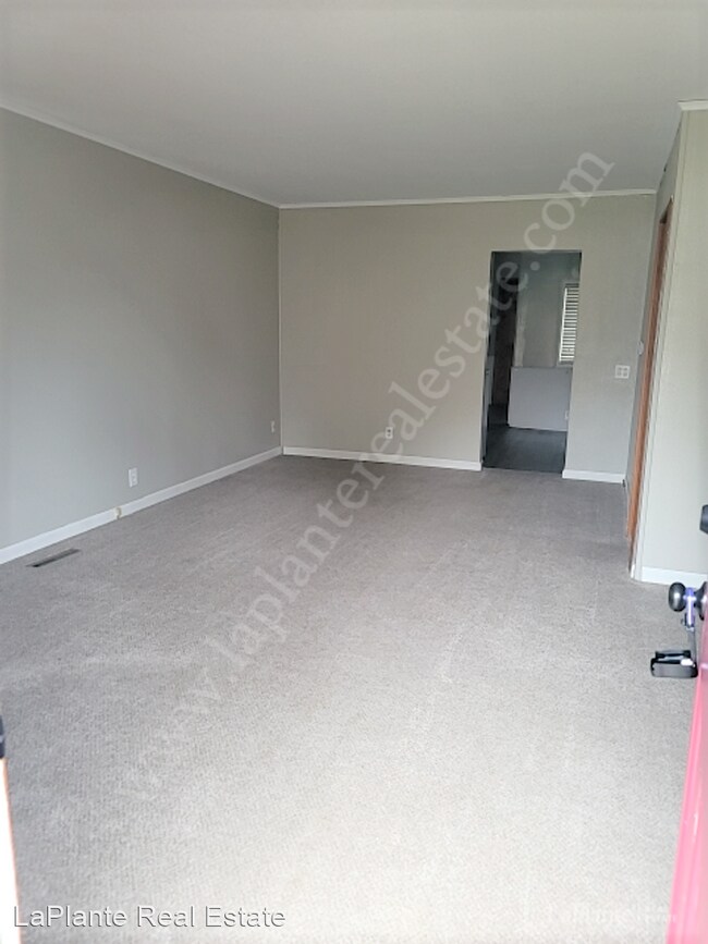 Building Photo - 3 br, 1 bath House - 2105 Sandown Road