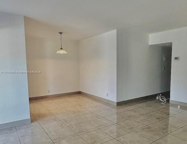 Foto del edificio - 270 Layne Blvd