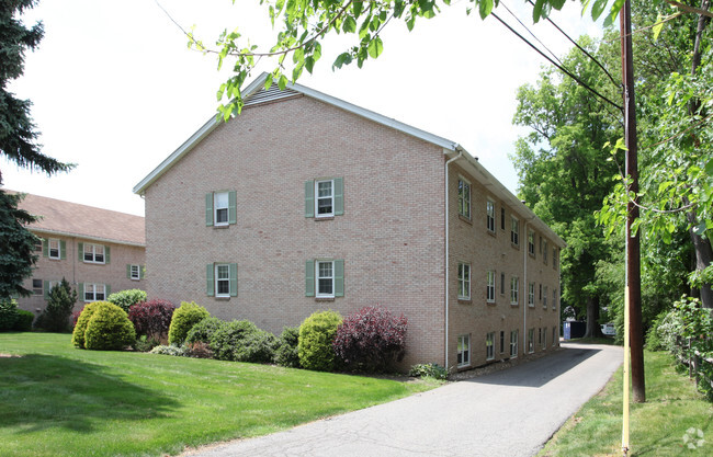 Building Photo - Winfield Apartments