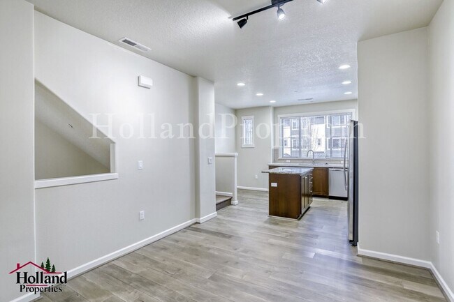 Foto del edificio - Well designed 2 bedroom home in Beaverton