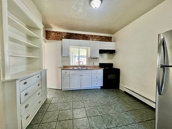 Foto del edificio - Charming 2 bedroom 1 bath ranch style duplex