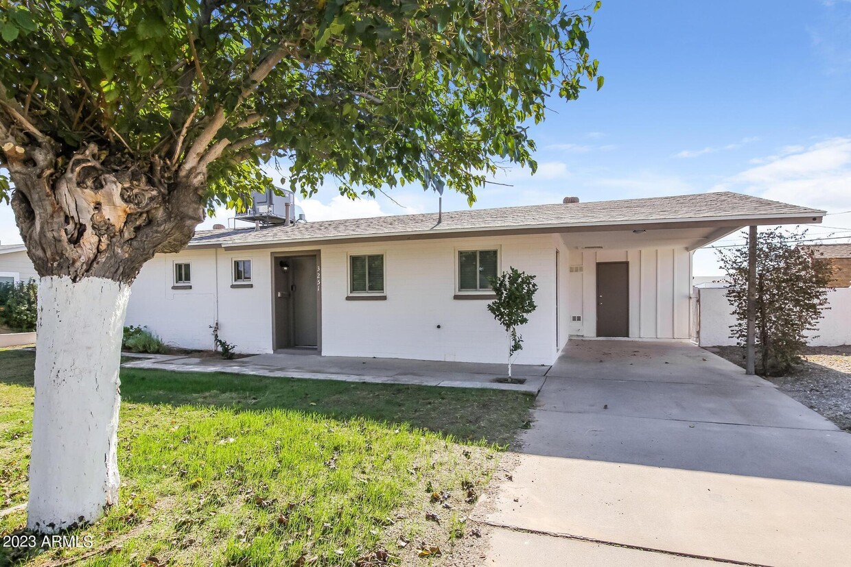 Foto principal - 3251 E Hillery Dr