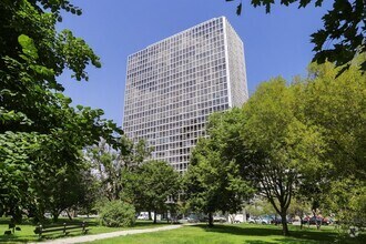 Building Photo - 330 W Diversey Pkwy