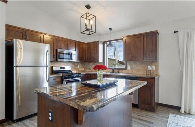 Foto del edificio - 10345 74th St NE