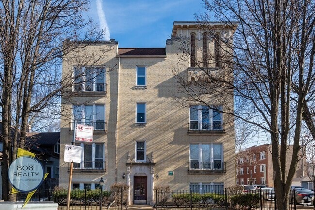 Building Photo - 4901 N Christiana Ave