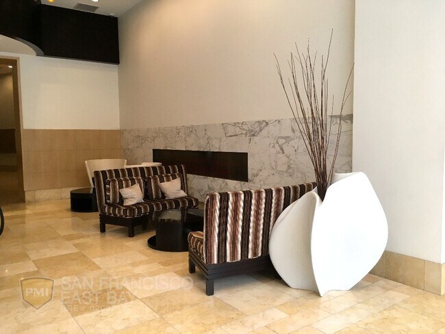 Building Photo - Luxurious SOMA Grand Condo: 3 Bed / 2 Bath...