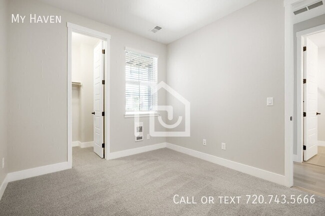 Foto del edificio - 10138 E 62nd Ave