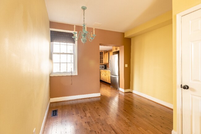 Building Photo - 405 Albemarle St