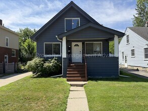 Building Photo - 316 Spencer St