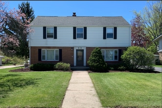 Building Photo - 223 W Decorah Rd