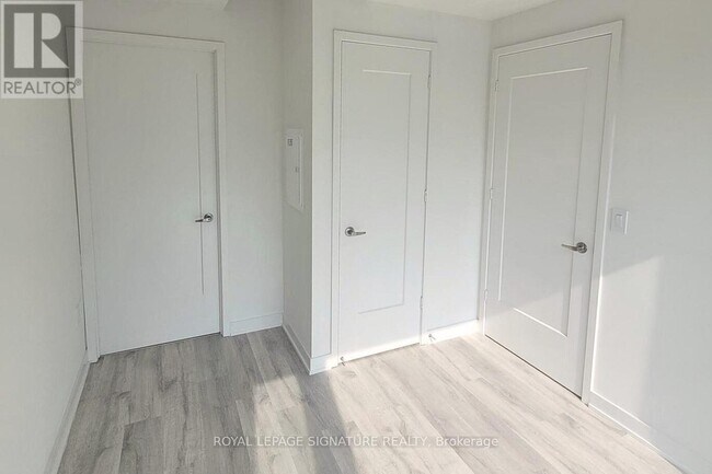 Photo du bâtiment - 121 Lower Sherbourne St