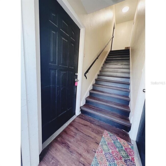 Building Photo - 515 S Hyer Ave