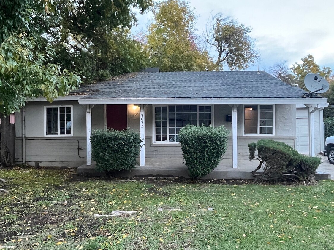 Foto principal - 3033 W Sonoma Ave