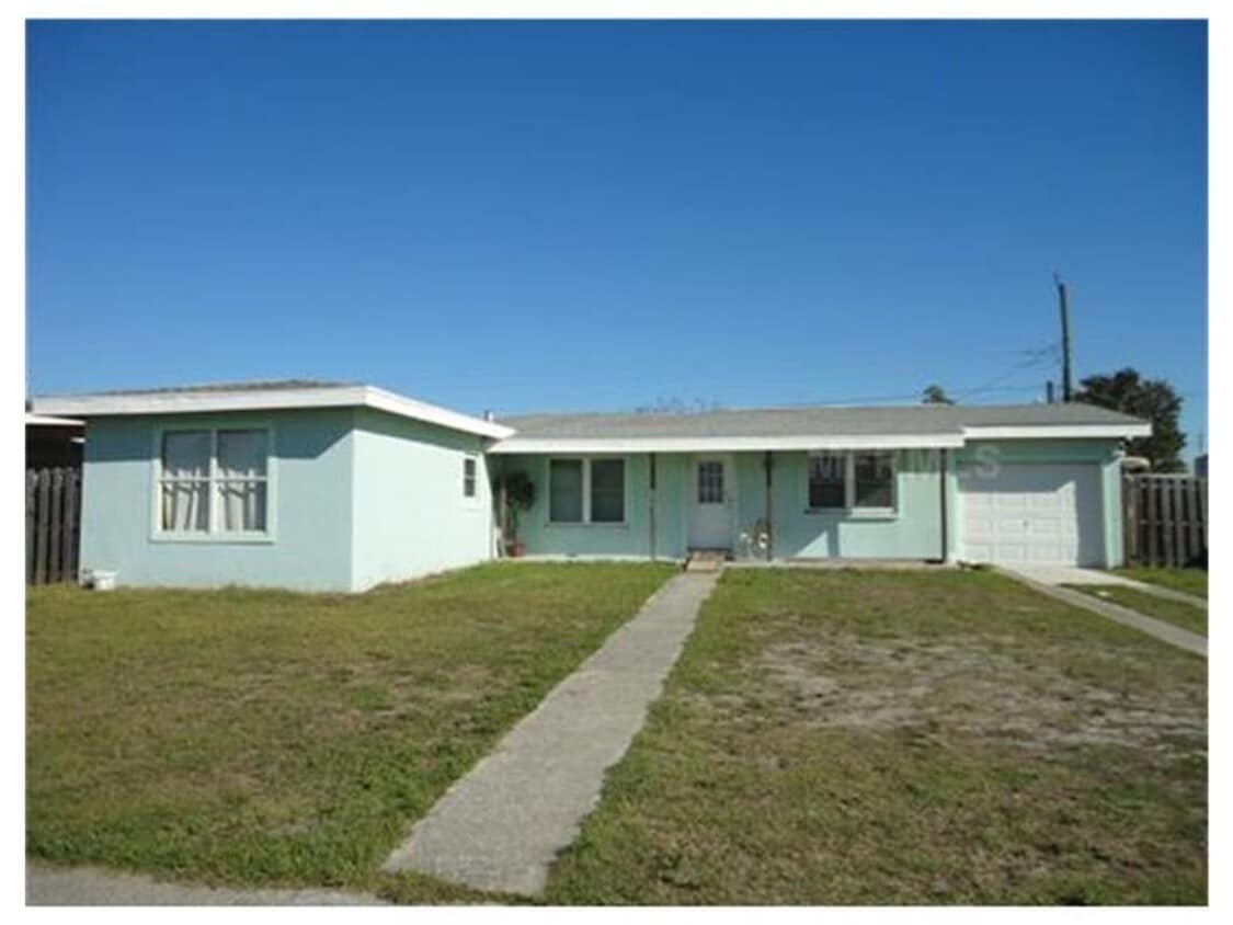 Primary Photo - $1,100 ** Annual Lease ** 2 Bedroom / 1 Ba...