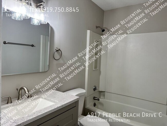 Foto del edificio - Vibrant, Newly Renovated 2 Bed/2Bath Apart...