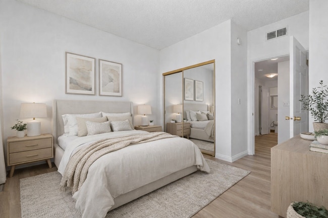 Building Photo - 8180 Manitoba St