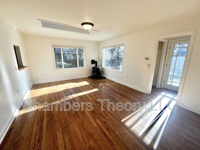 Foto del edificio - 1252 NW Milwaukee Ave