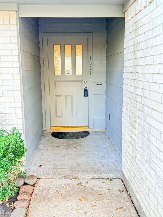 Foto del edificio - 16214 Dunmoor Dr