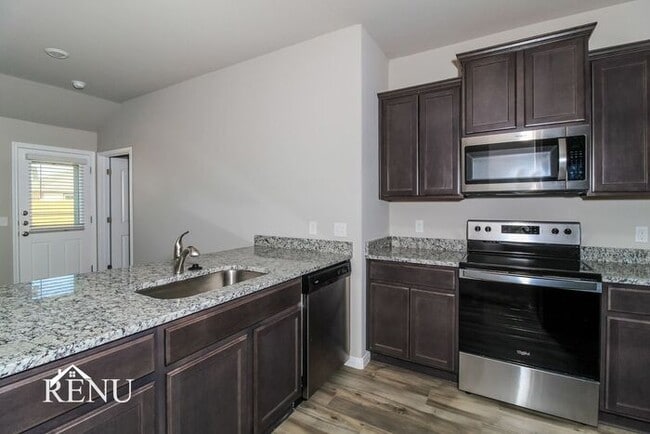 Building Photo - 1617 Maroon Dr