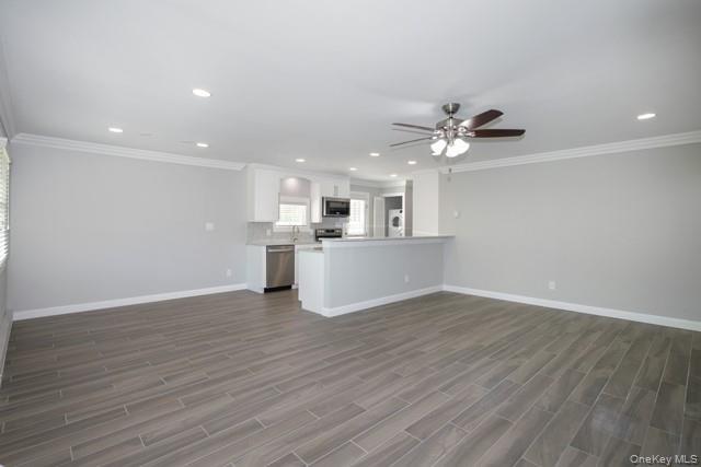 Building Photo - 146 Montauk Hwy