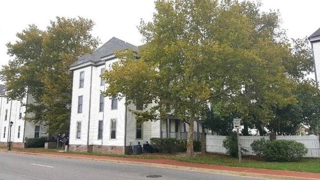 2-STORY CONDO IN HEART OF PORTSMOUTH! 2 BED/2 BATH! - 2-STORY CONDO IN HEART OF PORTSMOUTH! 2 BED/2 BATH!