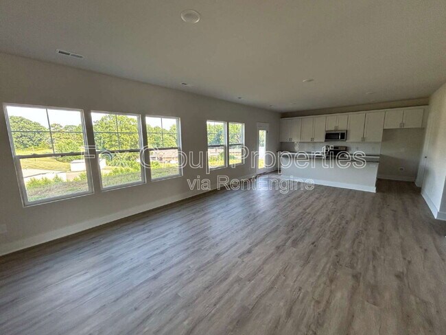 Foto del edificio - 115 Silverwood Ct