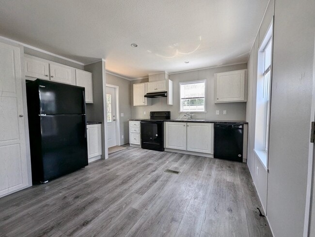 Foto del edificio - 3170 Orchard Lake Rd