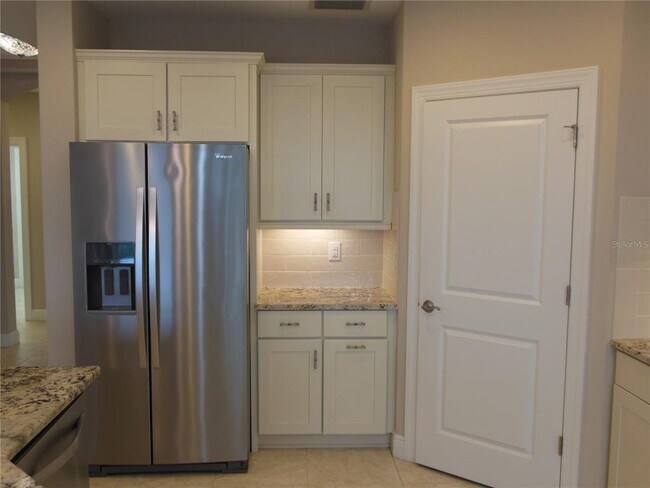 Foto del edificio - 1266 Riverscape St