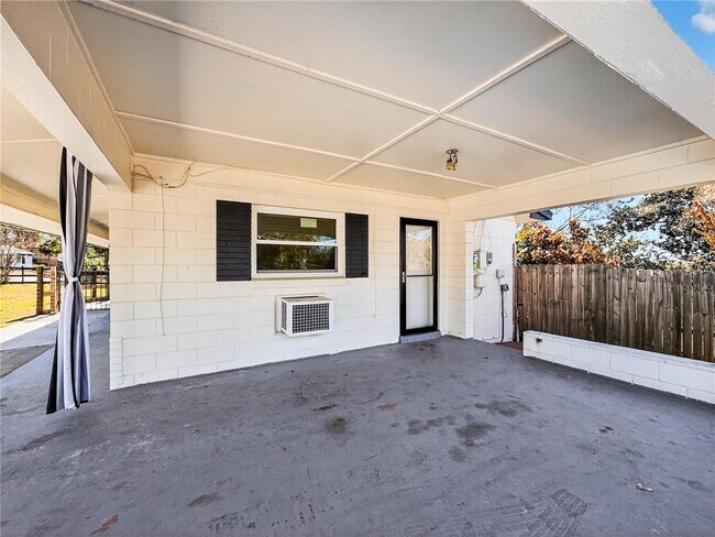 Foto del edificio - 2304 Country Club Rd