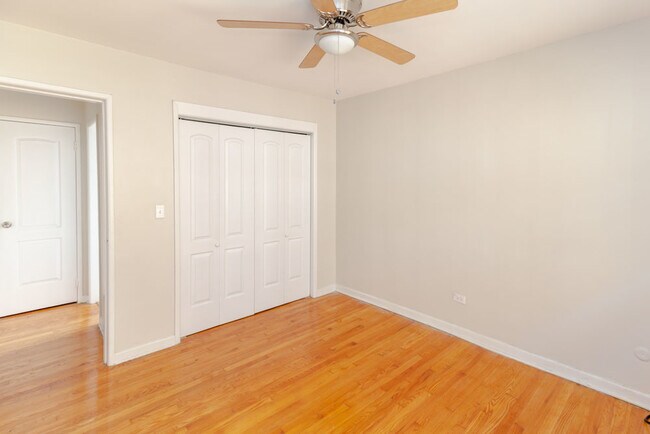 Foto del edificio - 4816 N Springfield Ave