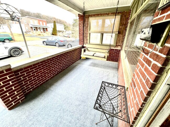 Front porch - 1202 Lehigh Ave