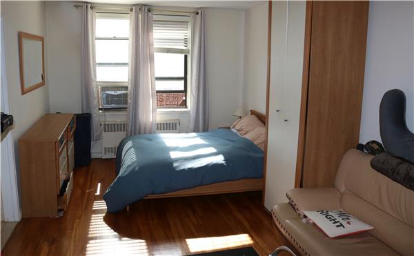 Foto del edificio - 7261 Shore Rd