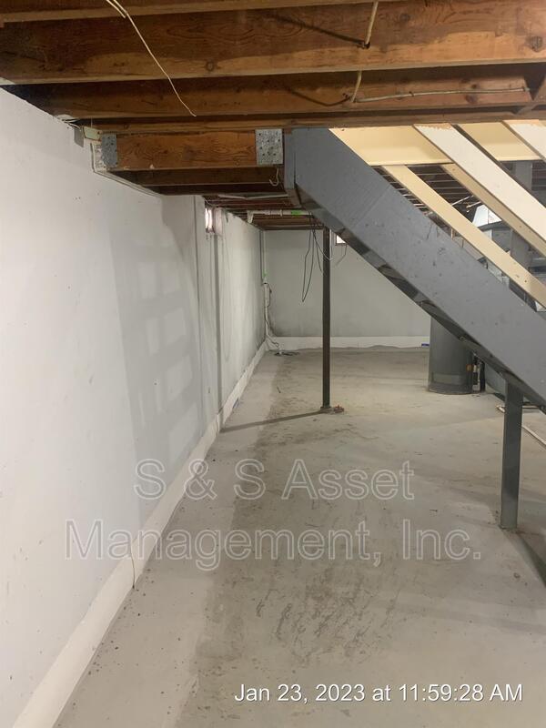 Building Photo - 3801 Stillwell Ave