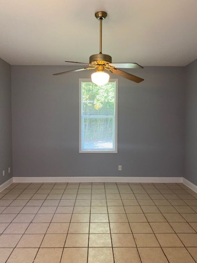 Building Photo - Downtown Cornelius! Minutes from Lake Norman! 2 Bedroom, DUPLEX!