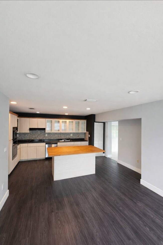 Foto del edificio - 3216 SW 23rd Terrace