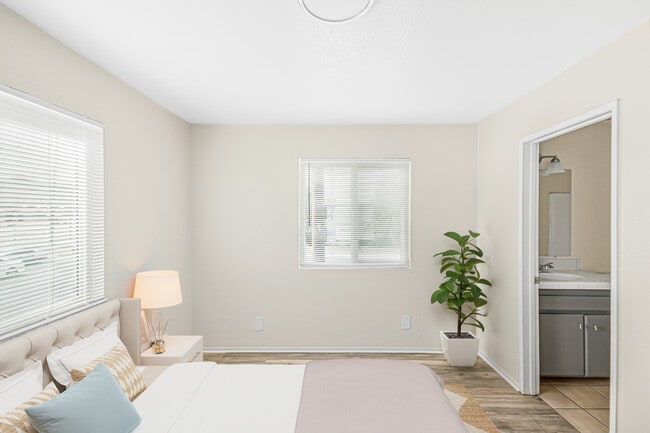 Foto del edificio - 1005 E Ave R