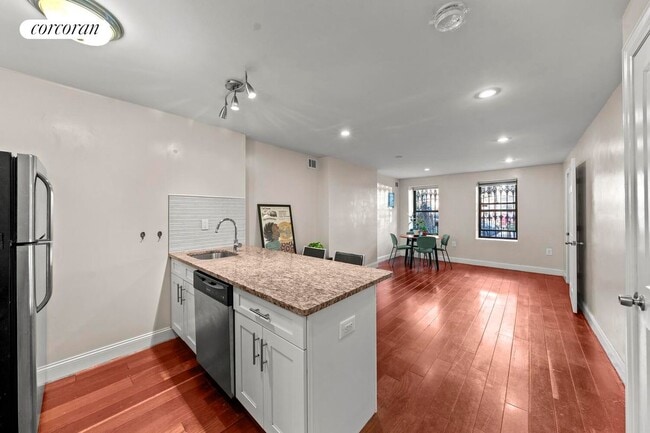 Building Photo - 476A Jefferson Ave