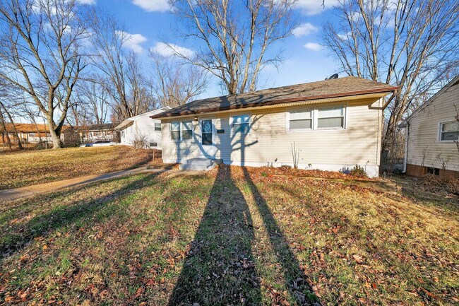 Building Photo - Spacious 3-Bedroom Home for Rent – Section 8 Welcome!