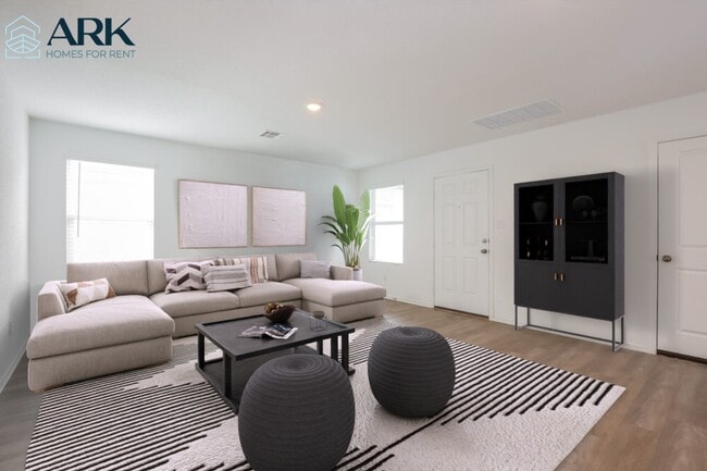 Foto del edificio - 13811 Weir Pl
