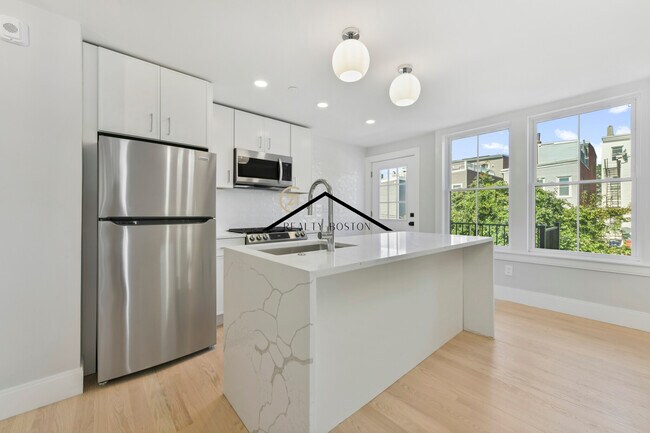 Building Photo - 226 Princeton St