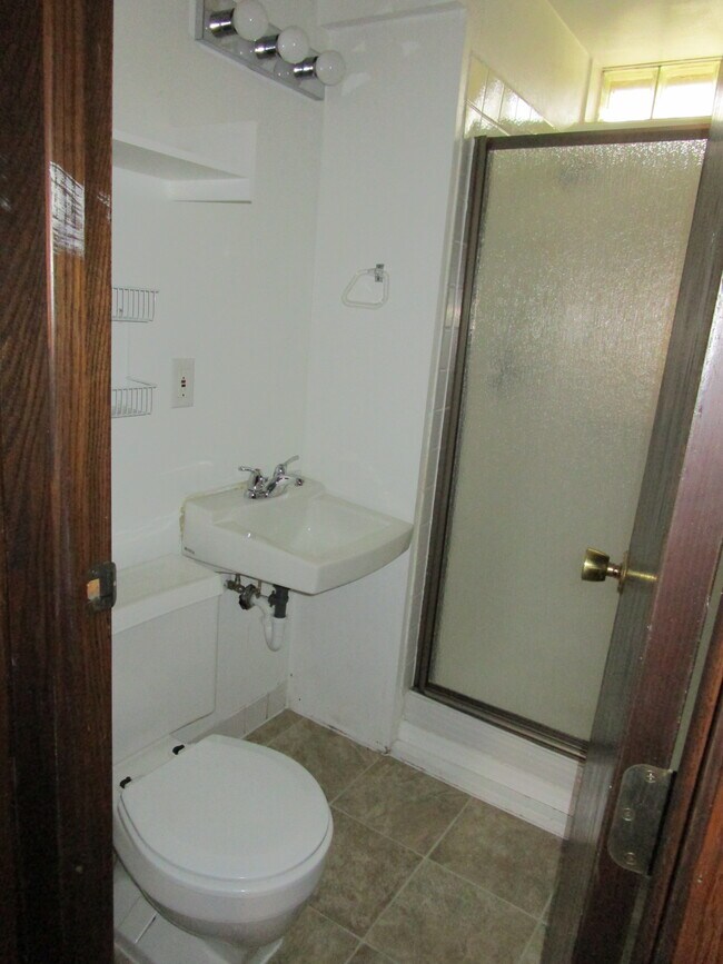 Foto del edificio - 432 E Johnson St