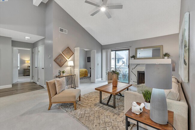 Building Photo - 6372 Buena Vista Dr