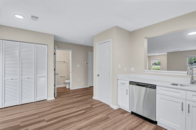 Foto del edificio - Willow Bend Townhomes