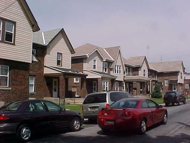 Building Photo - 200-208 W 28th St